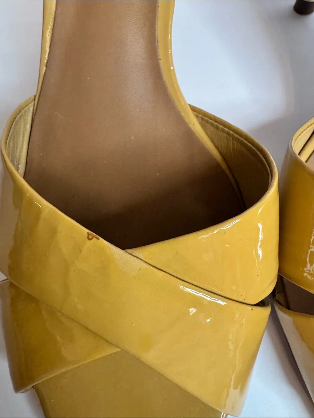 Tory Burch Tania Mustard Patent Heels Wood Heel Sandals Quiet Luxury 7.5